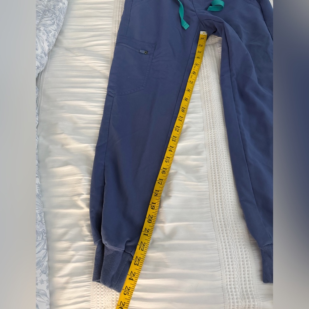 Big Sky FIGS Zamora Jogger Scrub Pants - Picture 5 of 6